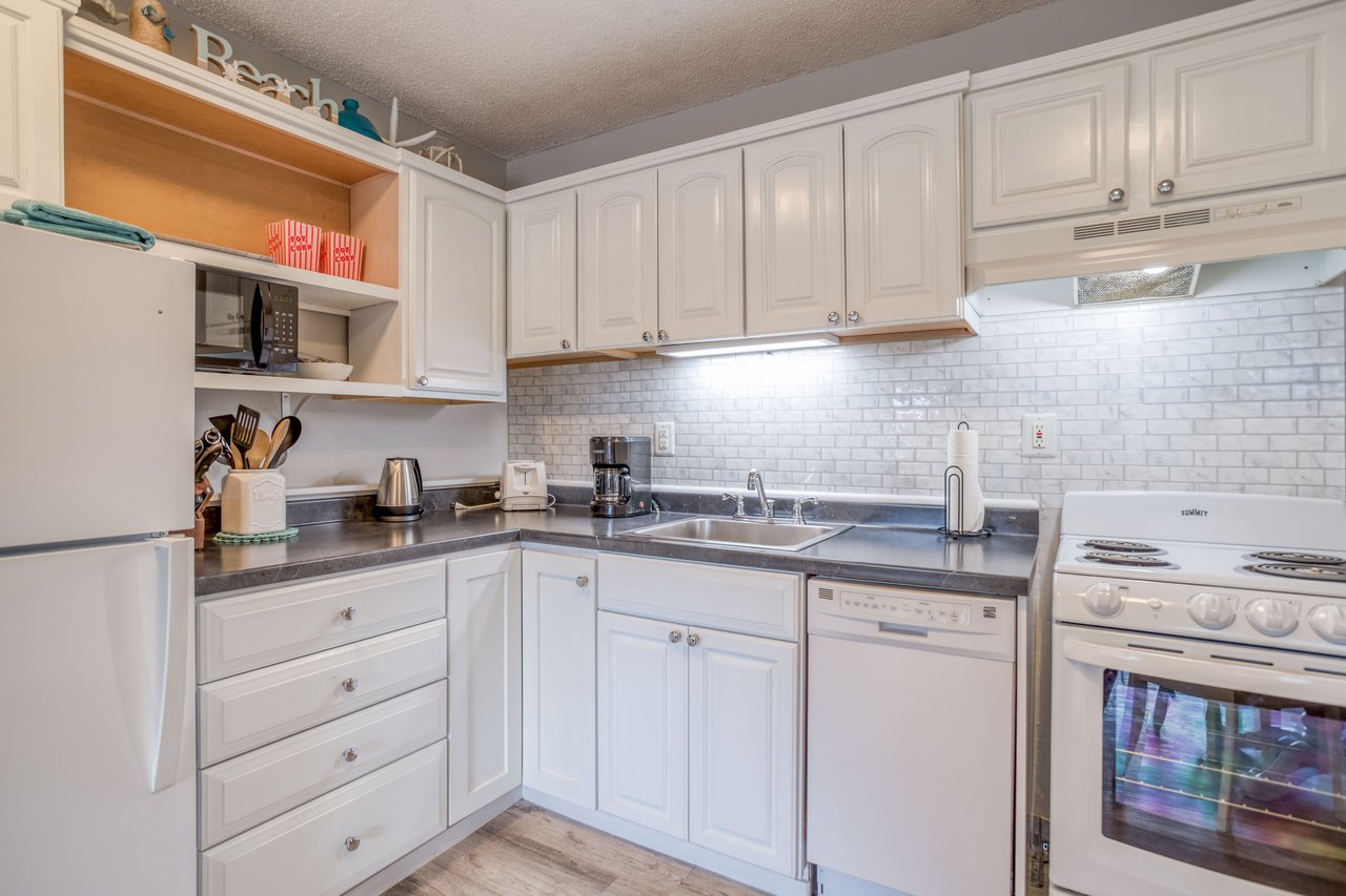 Kitchen with Amenities