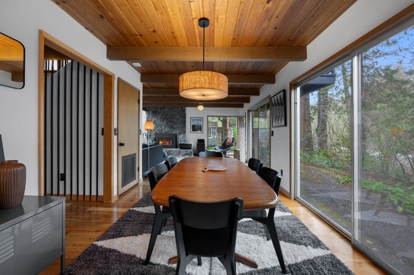 White Cap Retreat- Dining Area